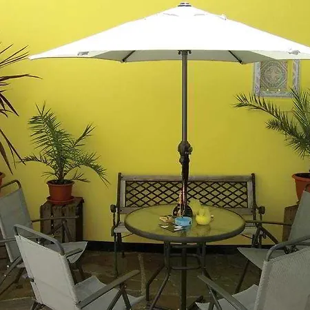 Apartment The British Bed & Breakfast-airport *
